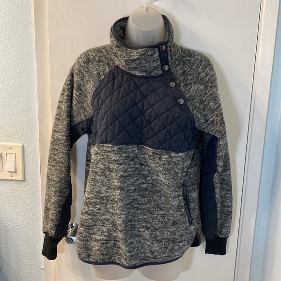 Abercrombie and Fitch Quilted Heathered Gray Black/Navy Pullover Fleece Size S - Picture 2 of 11
